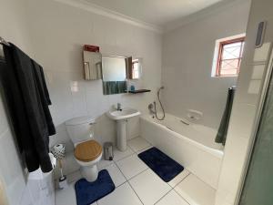 Charming Garden Cottage