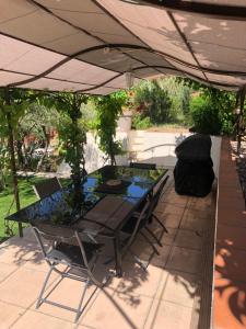 Villas Villa avec piscine dans les oliviers : photos des chambres