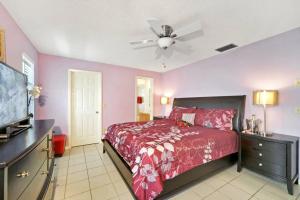 Casa Sunshine - Budget-Friendly Charming Heated Pool Home wSouthern Exposure - SWFL Rentals