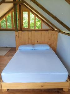 Cabañita en el Bosque Seco Tropical -Microrreserva El Guamacho