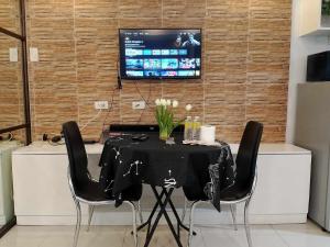 Affordable unit near MOA walking distance to picc