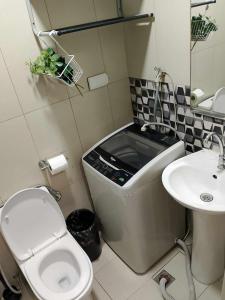 Affordable unit near MOA walking distance to picc