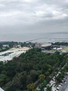 Affordable unit near MOA walking distance to picc