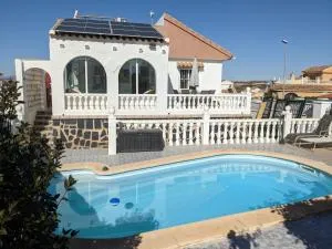 Sunny Villa Retreat in Murcia - 阿尔阿马德穆尔西亚