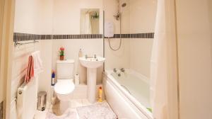 Modern - 1 Bed Flat in Bracknell - near airport