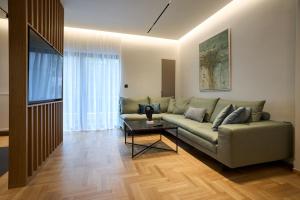 Kolonaki Silent Elegance