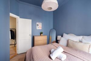 DINBNB Apartments Enjoy a stylish stay in the heart of the city