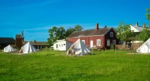 Mickels bondgårdsglamping - Kungsö