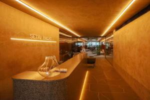 Setai Yacht Comfort - By Almare Flats