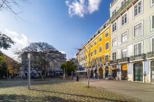 WHome Majestic Lisbon Stay with Breathtaking River Views