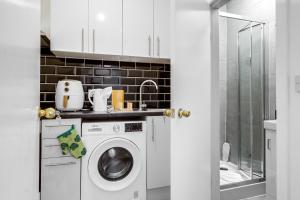 Studio for 3, Free Parking, 10 Min Tube, 20 min to Wembley Stadium & Central London