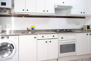 AVG Álvaro de Albornoz 19