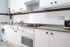 AVG Álvaro de Albornoz 19