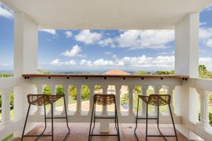Pool & Bbq With Scenic Views Rainshowers