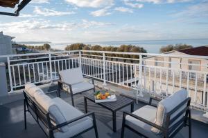 Noah Sea-View Apartments