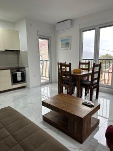 Sunshine Apartment Djenovici