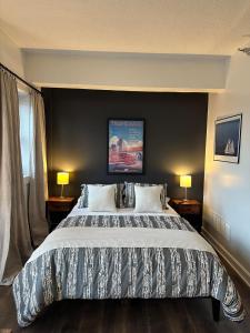 Downtown Studio with Full Kitchen and Bath