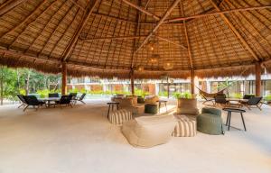 2BR Jungle View w Private Pool Gym Fast WIFI