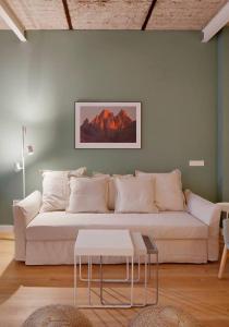 AVG Patio de Caveda Dcha