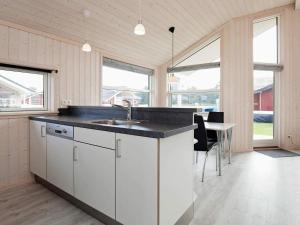 8-person holiday home with sauna, Großenbrode