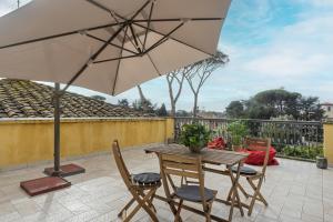 The Poolside House - new 2 bedroom apartment with terrace