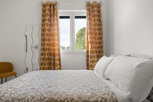 The Poolside House - new 2 bedroom apartment with terrace