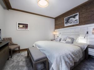 Appartement haut de gamme à Courchevel avec accès skis aux pieds - FR-1-562-6