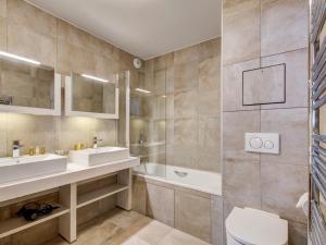 Appartement spacieux à Courchevel avec sauna, proche des pistes - FR-1-562-12