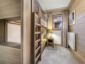 Appartement 5 pièces au centre de Courchevel avec garage - FR-1-562-7