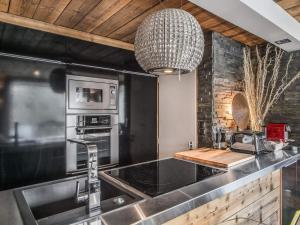 Appartement spacieux 4 adultes + 2 enfants à Courchevel 1550 - FR-1-562-17