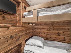 Appartement spacieux 4 adultes + 2 enfants à Courchevel 1550 - FR-1-562-17