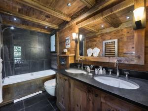 Chalets Chalet luxueux a Courchevel avec espace bien-etre, parfait pour familles et amis - FR-1-562-20 : photos des chambres