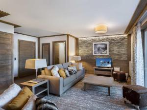 Appartements Appartement 4 pieces avec balcon, a 100m des pistes, centre Courchevel Village - FR-1-562-19 : photos des chambres