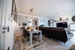 SkyView Penthouse Apartment