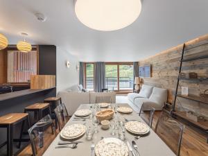 Appartement moderne - Courchevel Village - Ski aux pieds avec parking et wifi - FR-1-562-26