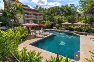 Top Floor Oceanview Kona Condo!