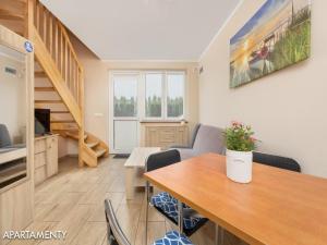 Comfortable 2-level apartments close to the beach