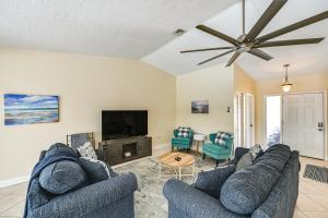 Hot Tub and Outdoor Pool Bonita Springs Getaway!