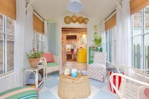 Pocket Cottage Luxury 18th Century Tiny Home in Picturesque Village with Pubs - Sutton on the Forest