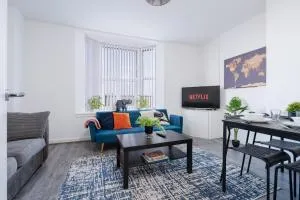 Beautiful apartment dos - free public parking - Litherland