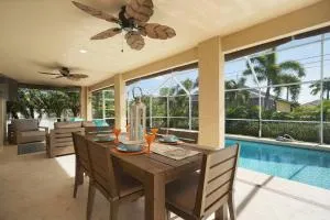 Saltwater electric & solar-heated pool home, with TV on lanai - Villa Addison - Captiva