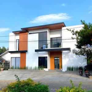 Biệt Thự Có Hồ Bơi Riêng (Villa with Private Pool)