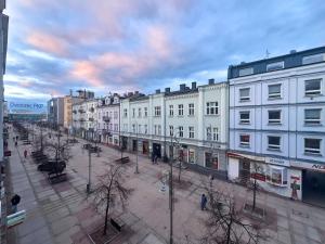 Apartament Sienkiewicza, parking, 2 sypialnie, klimatyzacja, 24h kod, 200m od PKP, FVAT