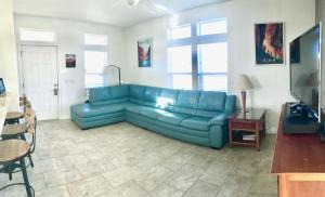 Local VIEW Pet Friendly BOAT Parking Close to Antelope Canyon HorseshoeBend