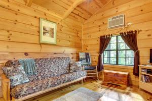 Hendersonville Cabin Near Hiking and Waterfalls!