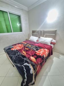 Relaxing Stay Close to Everyting