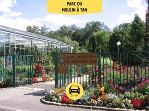 Bohemia - By BEST KEYS - Idéal Pro & Couple - Cosy - Centre Ville - SMART TV - Machine à Café Nespresso - Netflix & WiFi Fibre - Check-in Autonome - Parking Facile & Gratuit - Confort & Équipements Premium