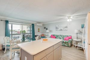 Steps to Sand! 1st-Floor Family Unit in Ocean City