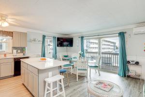 Steps to Sand! 1st-Floor Family Unit in Ocean City