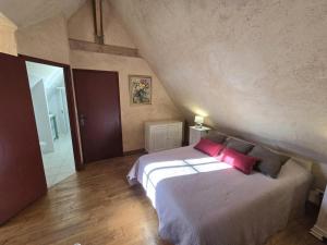 Maisons de vacances Belle maison percheronne restauree, ideale pour 5 personnes, proche Bastides et sites touristiques. - FR-1-616-103 : photos des chambres